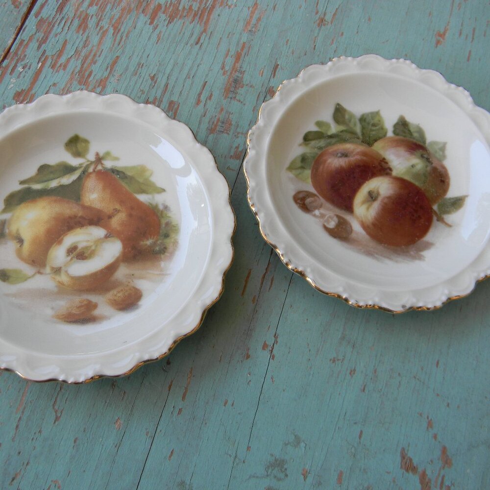 VINTAGE Winterling  Small Plates AppleS/PEARS Bavaria Germany Set of 2 4.5"ROUND